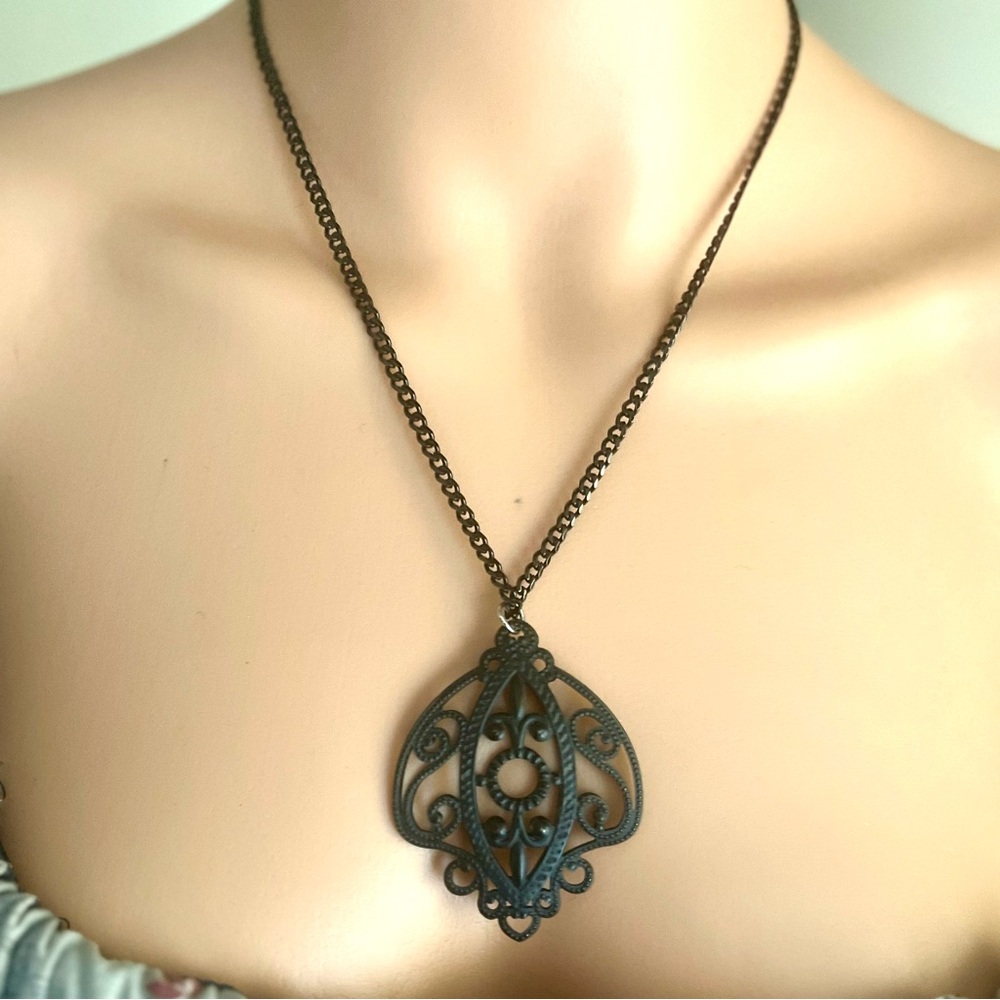 Vintage Black Victorian-esque Necklace